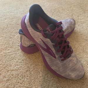 Brooks launch sneakers, worn twice